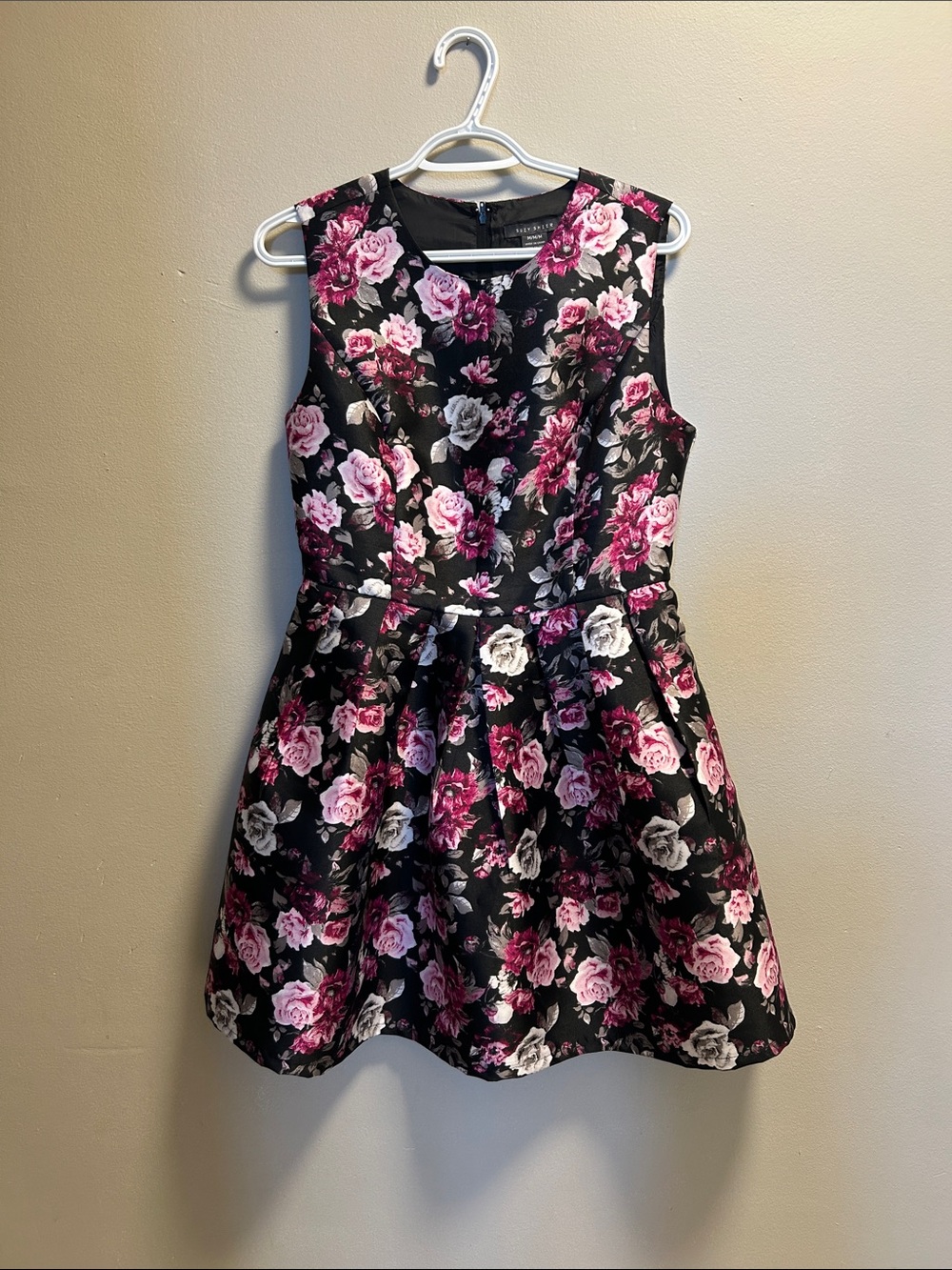 Suzy Shier Black Floral Scoop Neck Dress - Pink & Cream Roses